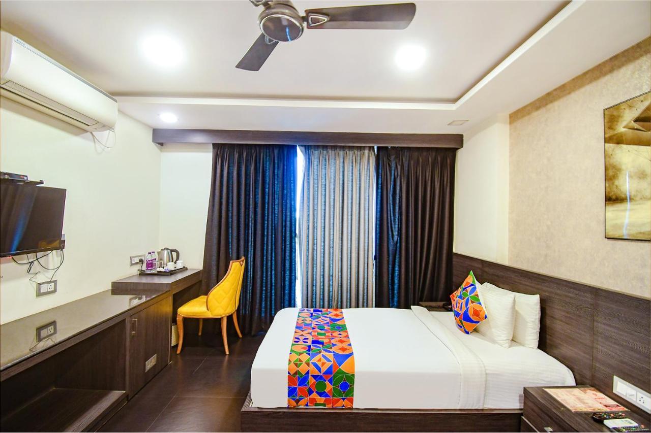 כלכותה Fabhotel Prime Kzar Corporate - Nr Sealdah Station מראה חיצוני תמונה